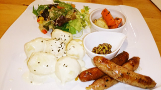 濃厚クリームのチーズニョッキソーセージ添え.jpg